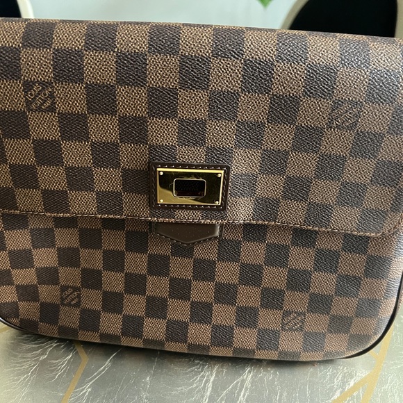 Gorgeous crossbody LV. Authentic - Picture 3 of 7